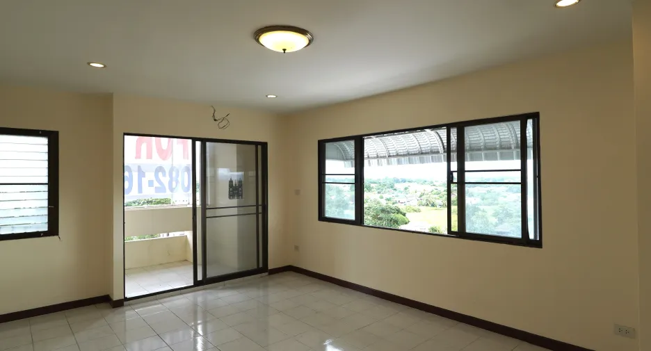 For sale studio condo in Saraphi, Chiang Mai