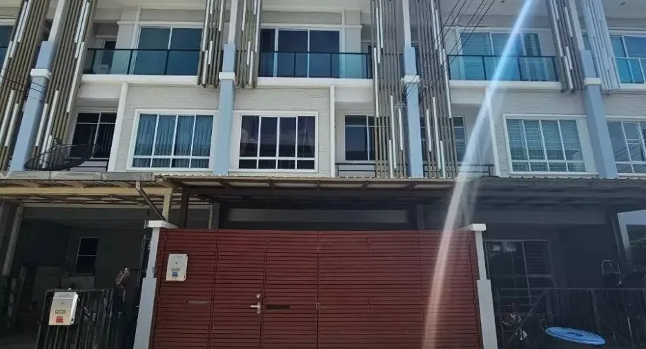 For rent 3 bedrooms house in Pak Kret, Nonthaburi