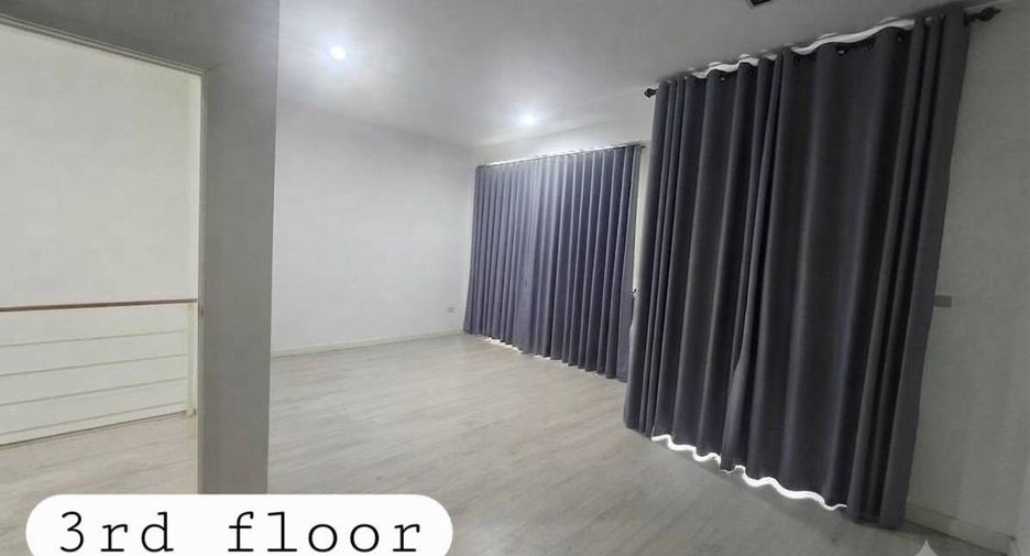 For sale 4 bedrooms townhouse in Prawet, Bangkok