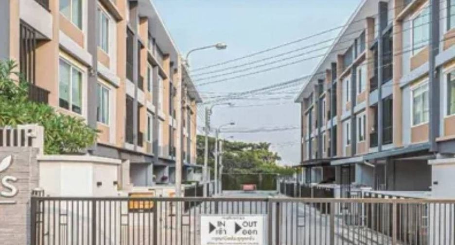 For sale 4 bedrooms townhouse in Prawet, Bangkok