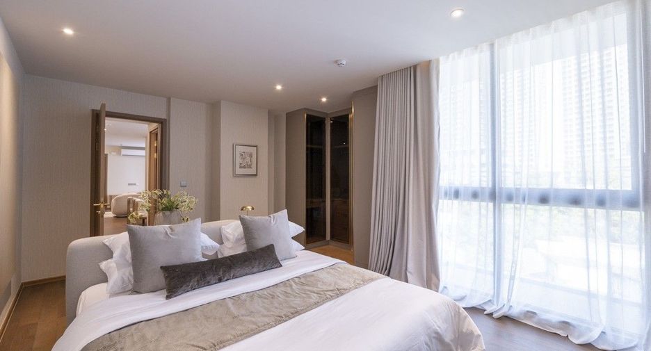 For rent 2 bedrooms condo in Khlong Toei, Bangkok