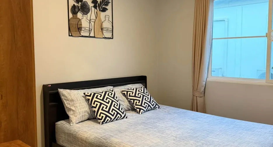 For rent 3 bedrooms townhouse in Bang Phli, Samut Prakan