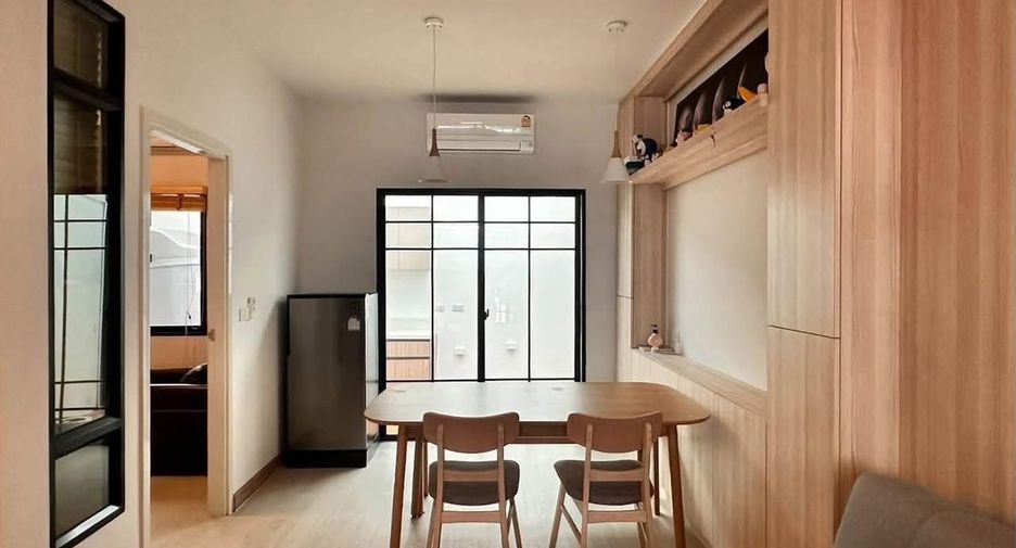 For rent 3 bedrooms townhouse in Sai Mai, Bangkok