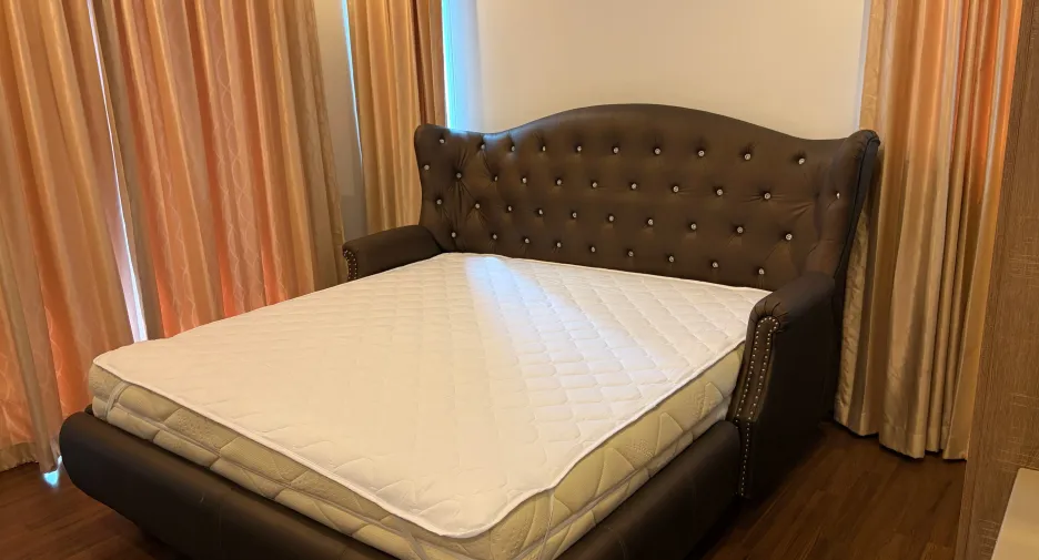 For rent 2 bedrooms condo in Bang Kho Laem, Bangkok