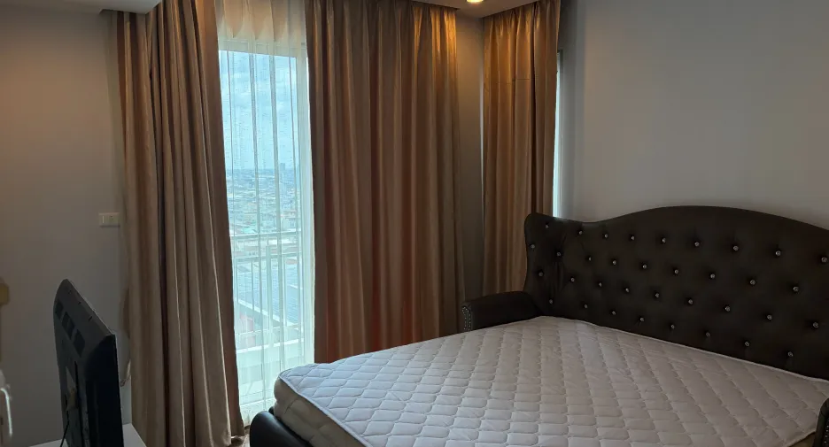 For rent 2 bedrooms condo in Bang Kho Laem, Bangkok