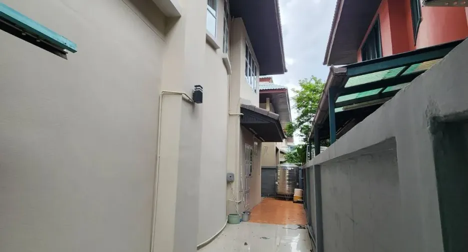 For sale 3 bedrooms house in Khlong Sam Wa, Bangkok