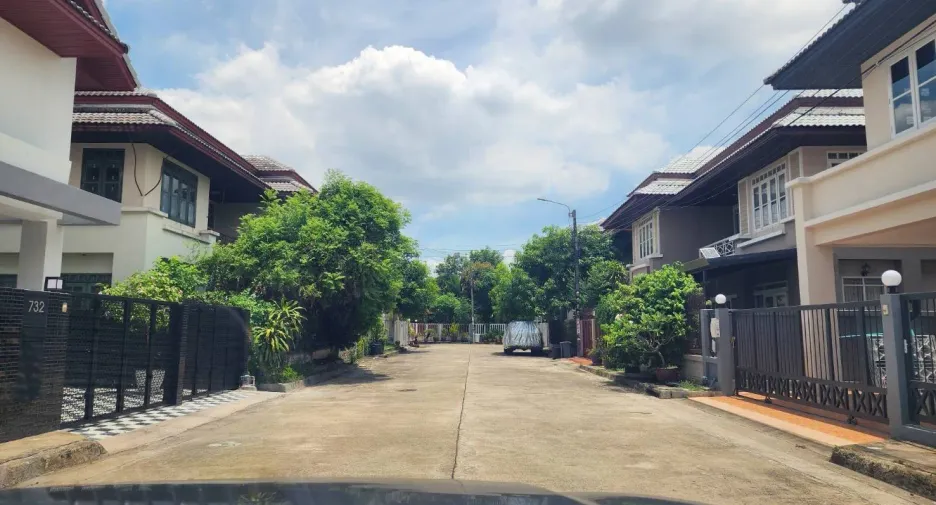 For sale 3 bedrooms house in Khlong Sam Wa, Bangkok
