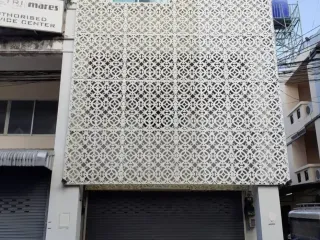 For rent 3 bedrooms retail Space in Mueang Phuket, Phuket