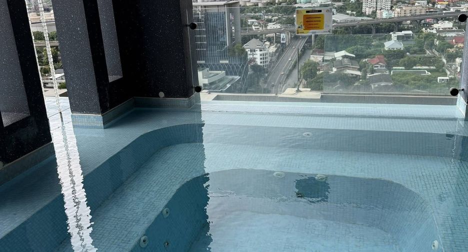 For rent 1 bed condo in Phra Khanong, Bangkok