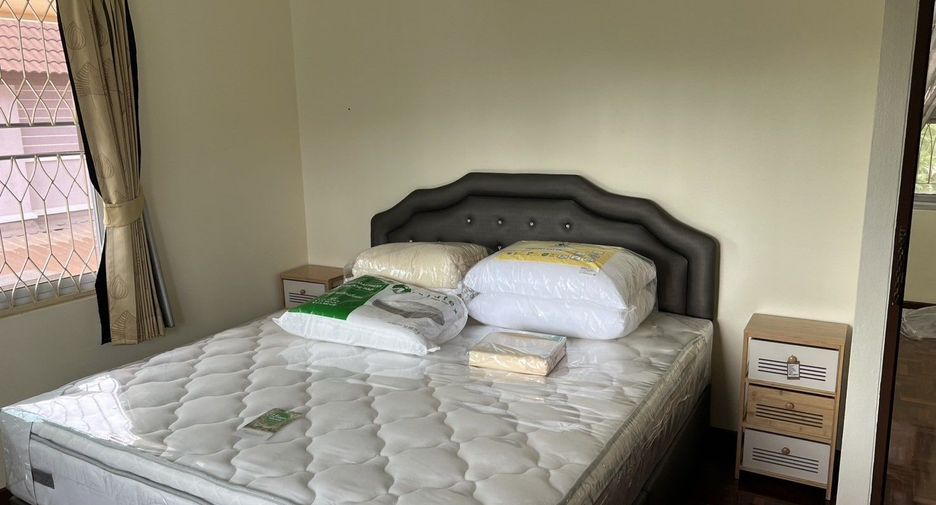For rent 5 bedrooms house in San Sai, Chiang Mai
