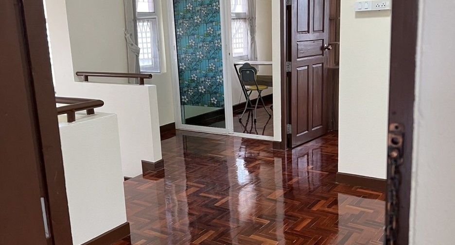 For rent 5 bedrooms house in San Sai, Chiang Mai