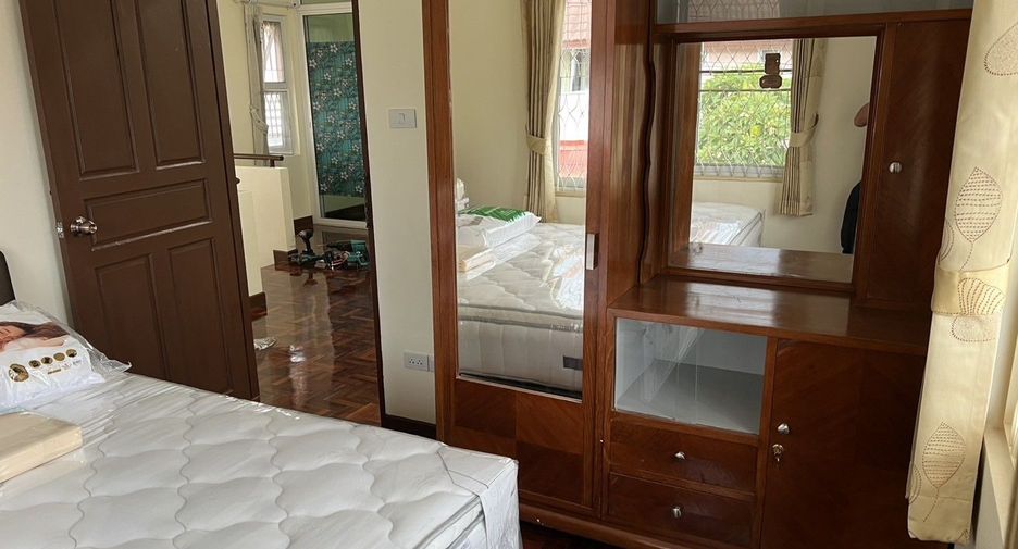 For rent 5 bedrooms house in San Sai, Chiang Mai