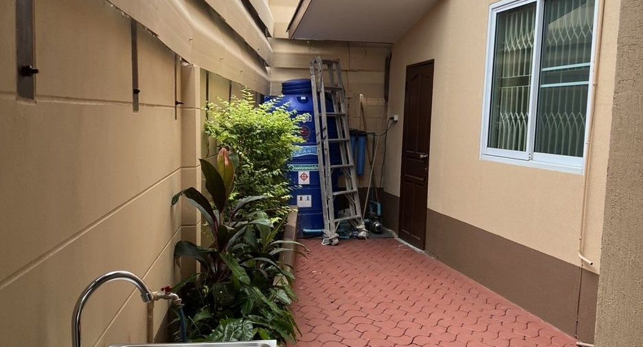 For rent 5 bedrooms house in San Sai, Chiang Mai