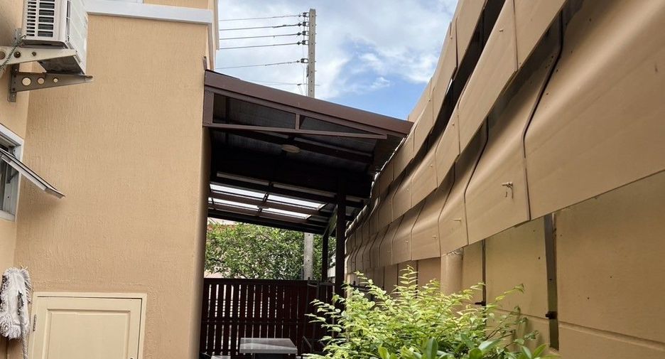 For rent 5 bedrooms house in San Sai, Chiang Mai