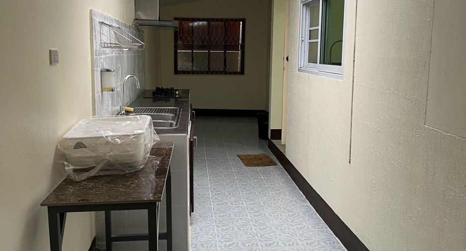 For rent 5 bedrooms house in San Sai, Chiang Mai