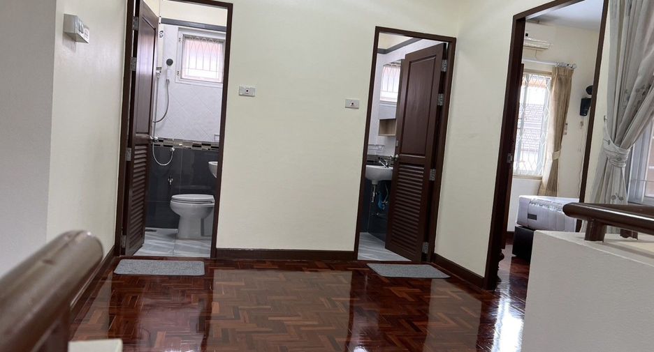 For rent 5 bedrooms house in San Sai, Chiang Mai