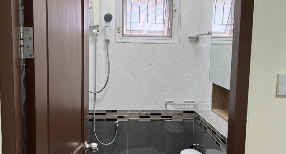 For rent 5 bedrooms house in San Sai, Chiang Mai