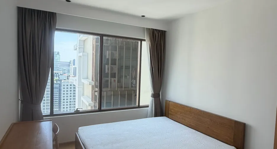 For rent 3 bedrooms condo in Khlong Toei, Bangkok