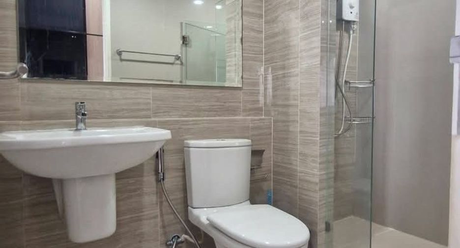 For rent 1 bed condo in Mueang Samut Prakan, Samut Prakan