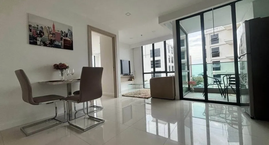 For rent 2 bedrooms condo in Bang Lamung, Chonburi