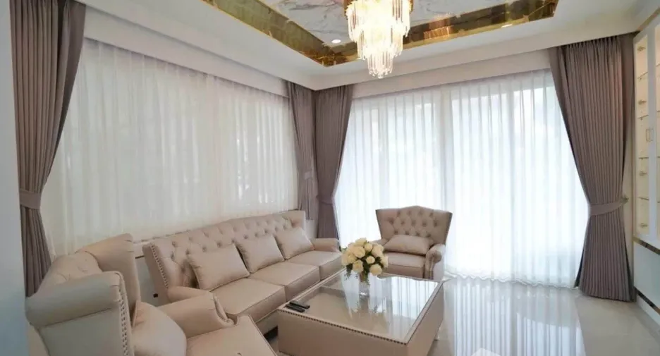 À vendre et à louer 4 chambres maison à Bang Saray, Pattaya