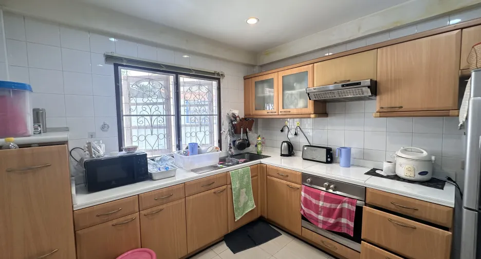 For sale 4 bedrooms house in Hua Hin, Prachuap Khiri Khan