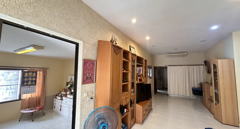 For sale 4 bedrooms house in Hua Hin, Prachuap Khiri Khan