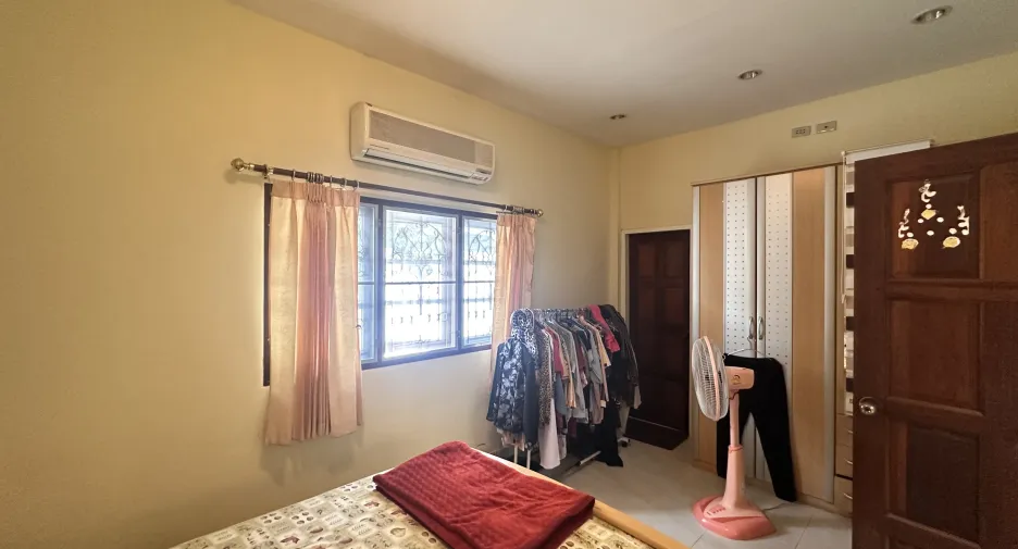 For sale 4 bedrooms house in Hua Hin, Prachuap Khiri Khan
