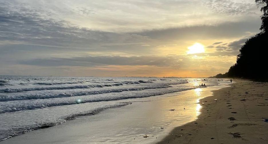 For sale 1 bed condo in Mueang Rayong, Rayong