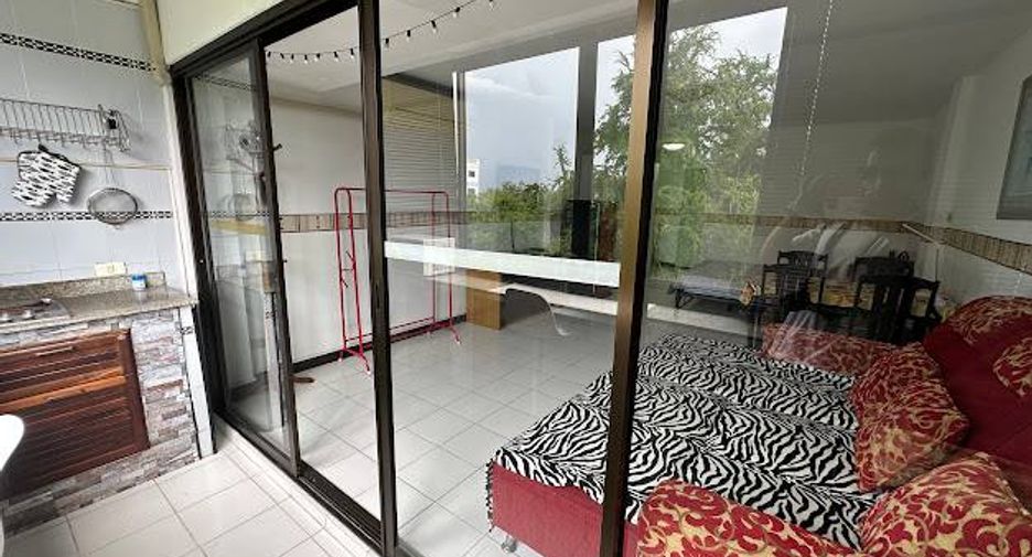 For sale 1 bed condo in Mueang Rayong, Rayong