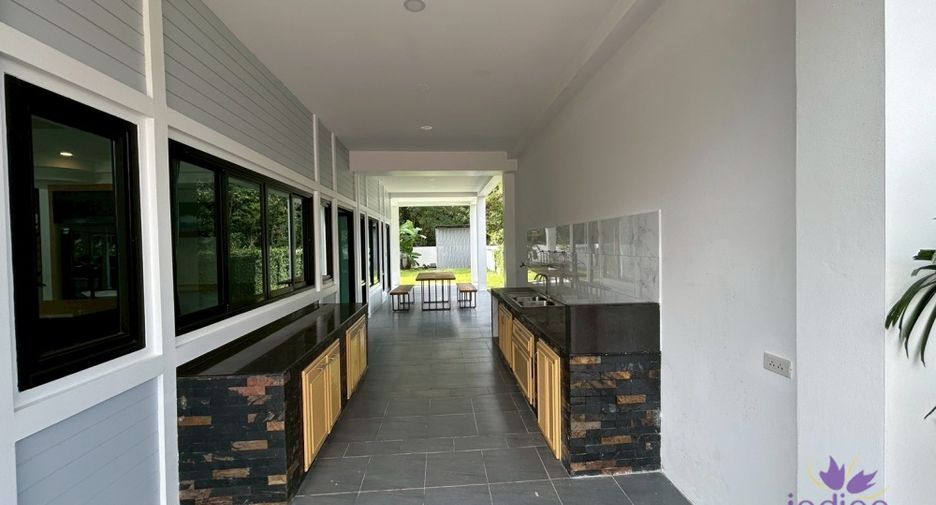 For sale 5 bedrooms house in San Sai, Chiang Mai