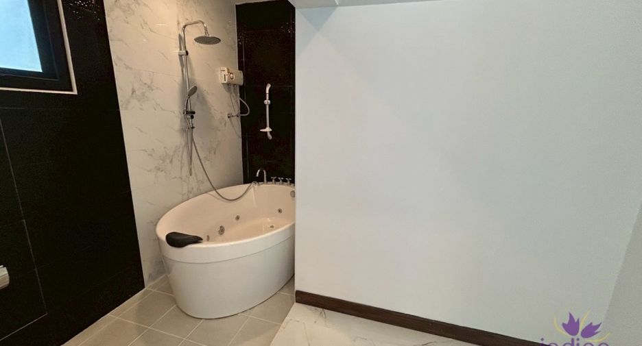 For sale 5 bedrooms house in San Sai, Chiang Mai