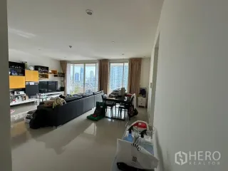 À vendre 3 chambres condo à Khlong San, Bangkok