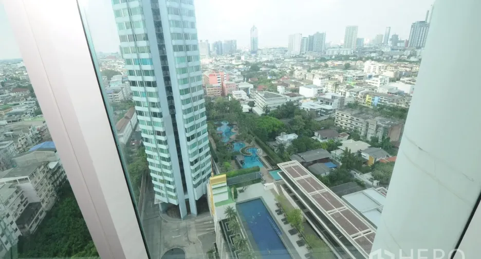 À vendre 3 chambres condo à Khlong San, Bangkok