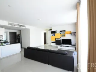 À vendre 3 chambres condo à Khlong San, Bangkok