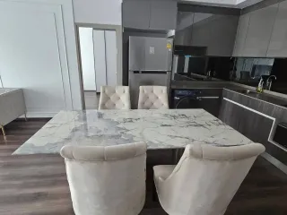 For rent and for sale 2 bedrooms condo in Huai Khwang, Bangkok
