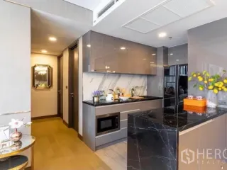 For rent 2 bedrooms condo in Khlong Toei, Bangkok