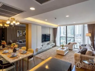 For rent 2 bedrooms condo in Khlong Toei, Bangkok