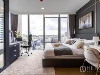 For rent 2 bedrooms condo in Khlong Toei, Bangkok