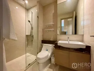 For rent 2 bedrooms condo in Bang Rak, Bangkok