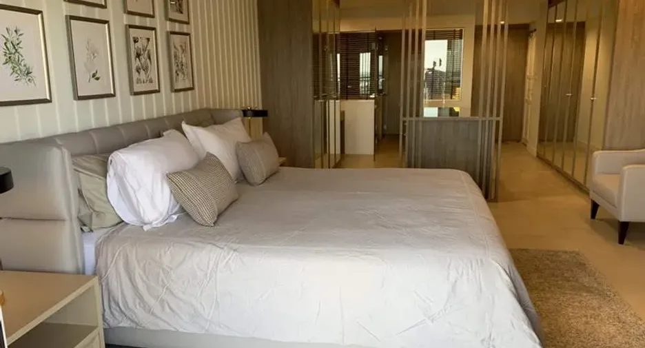 For rent 2 bedrooms condo in Sathon, Bangkok