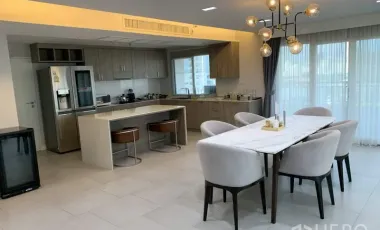 For rent 2 bedrooms condo in Sathon, Bangkok