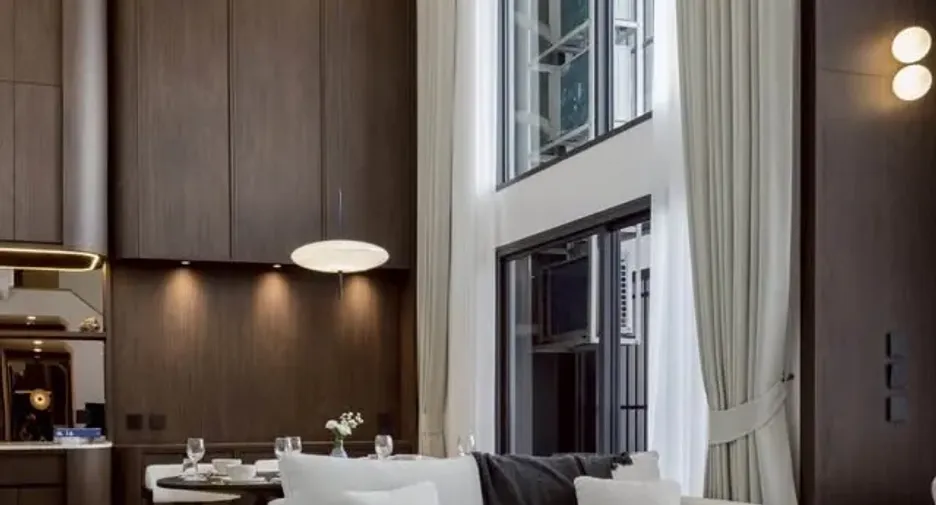 For rent 3 bedrooms condo in Khlong Toei, Bangkok