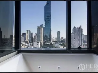À louer 2 chambres condo à Bang Rak, Bangkok