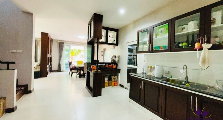 À vendre 6 chambres maison à San Kamphaeng, Chiang Mai