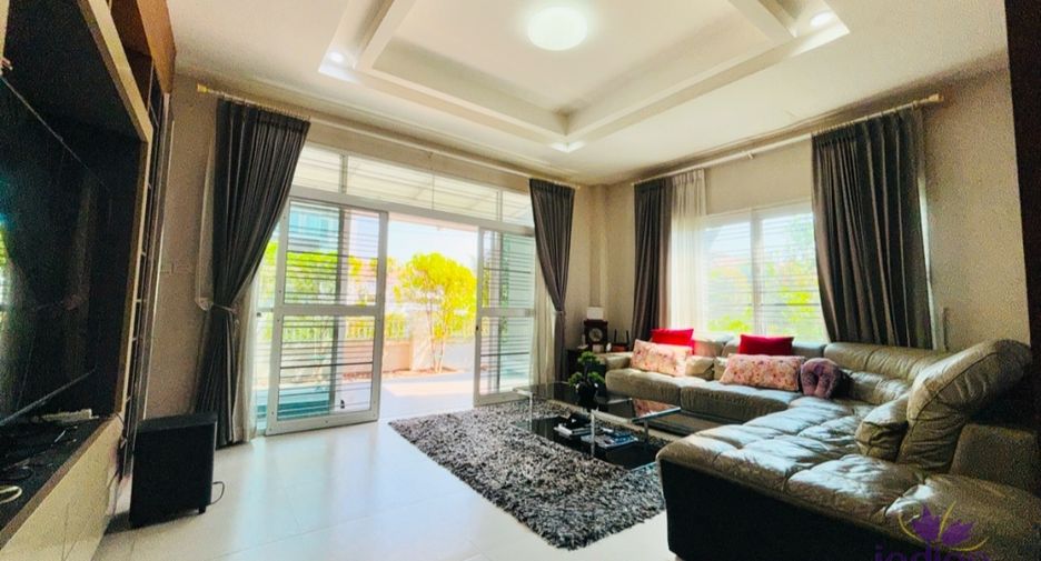 À vendre 6 chambres maison à San Kamphaeng, Chiang Mai
