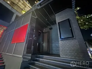 For rent retail Space in Khlong Toei, Bangkok