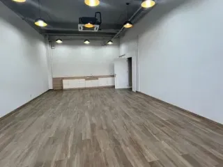 For rent retail Space in Khlong Toei, Bangkok