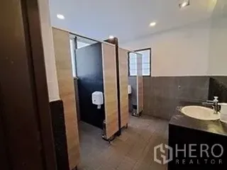 Gewerbefläche zur Miete in Watthana, Bangkok