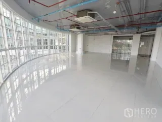 For rent retail Space in Watthana, Bangkok